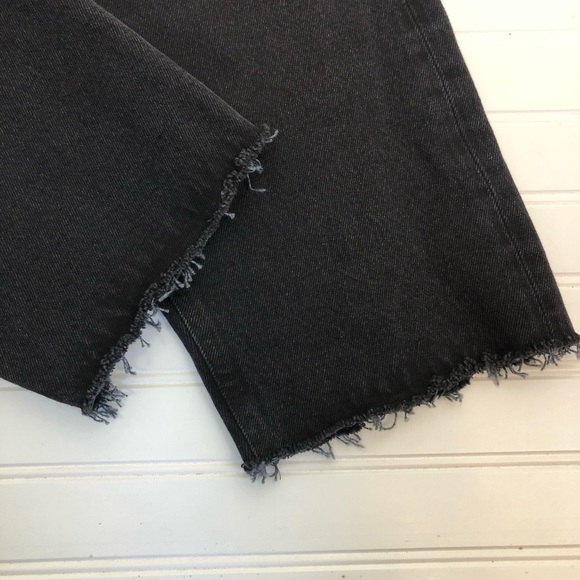 AGOLDE Carrie Knee Length Slim Shorts High Rise A119-1084 Black Size 27 - Picture 8 of 12